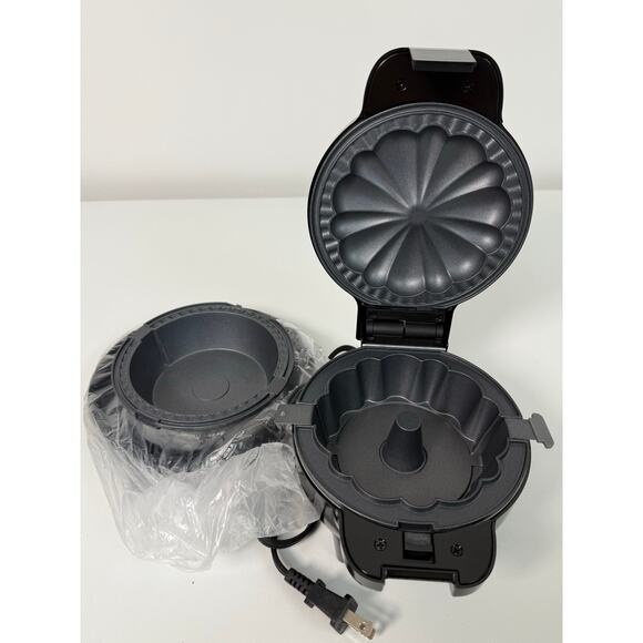 Curtis Stone 2-pack Pie and Bundt Makers with Gift Boxes black and aqua - Picture 7 of 7